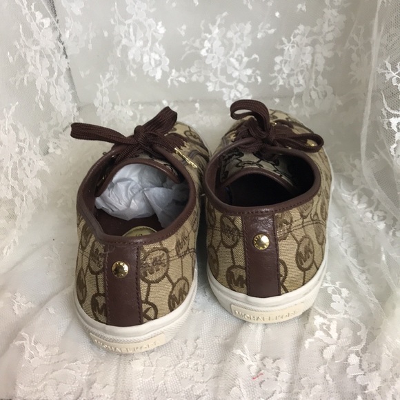 Michael Kors Signature Sneakers Size 9.5 M - Picture 4 of 7